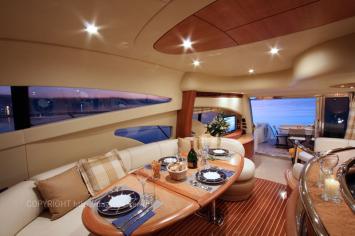 Yachtcharter Azimut62Fly 4