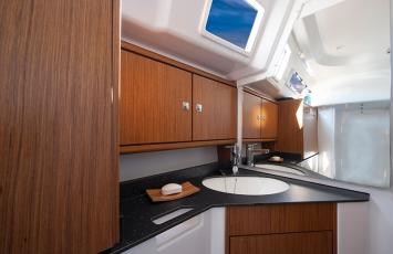 Yachtcharter BavariaCruiser33 9