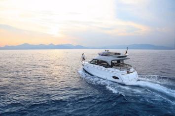 Yachtcharter E40Fly 6