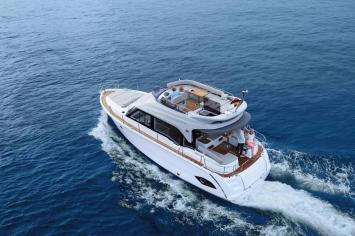 Yachtcharter E40Fly 7