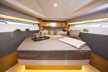 Yachtcharter BavariaS40Open 12