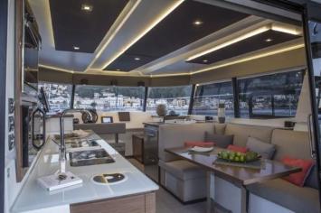 Yachtcharter MY 37 4cab salon