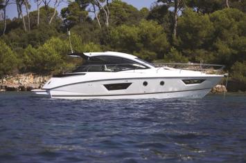 Yachtcharter Gran Turismo 40 2cab top