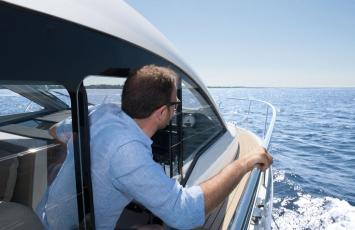 Yachtcharter SealineC330 5