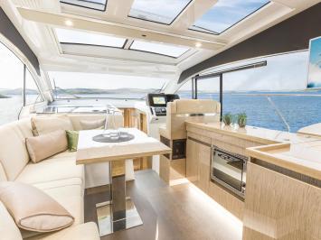 Yachtcharter SealineC390 3