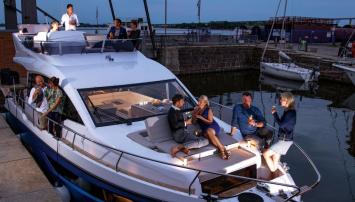 Yachtcharter SealineF430 13
