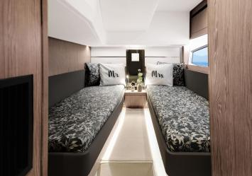 Yachtcharter SealineF430 23
