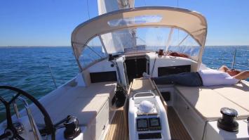 Yachtcharter Sun Odyssey 440 3 cab Outer