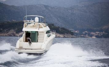 Yachtcharter Prestige42Fly 3
