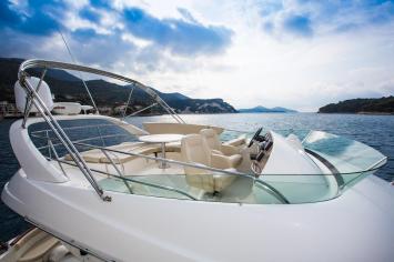 Yachtcharter Prestige42Fly 4