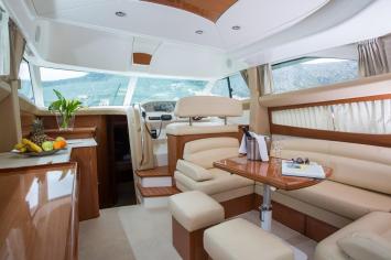 Yachtcharter Prestige42Fly 7