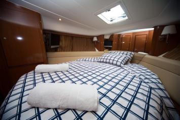 Yachtcharter Prestige42Fly 8