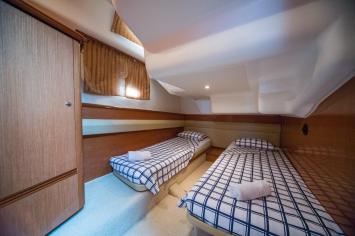 Yachtcharter Prestige42Fly 9
