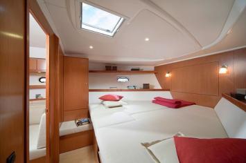 Yachtcharter Bavaria38Sport 6