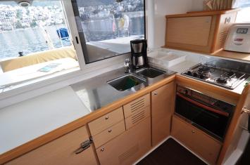 Yachtcharter Lagoon 421 4Cab pantry