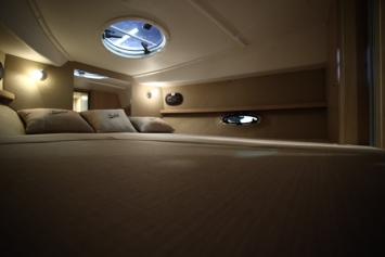 Yachtcharter mirakul 30 hard top 2cab bed