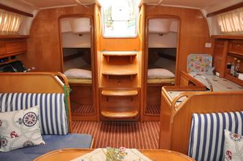 Yachtcharter Bavaria37Cruiser 13