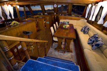 Yachtcharter Gulet linda 7cab salon