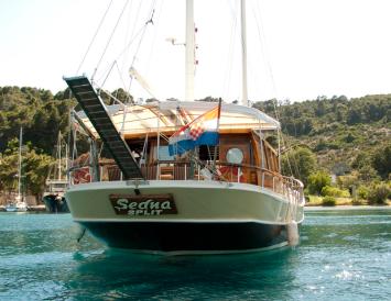 Yachtcharter Gulet Sedna 3cab front