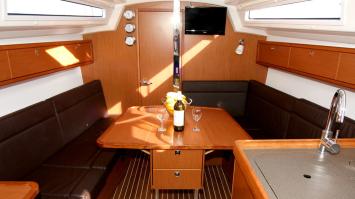 Yachtcharter BavariaCruiser33 13