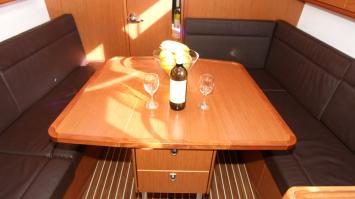 Yachtcharter BavariaCruiser33 14