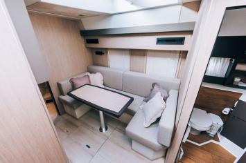 Yachtcharter Cranchi M 44 HT 2cab salon