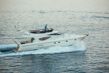 Yachtcharter Ferretti460Fly