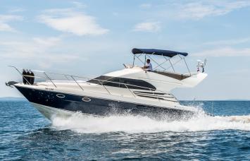 Yachtcharter Squadron42 2