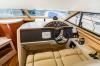 Yachtcharter fairline squadron 42 helm