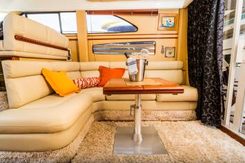 Yachtcharter Squadron42 22