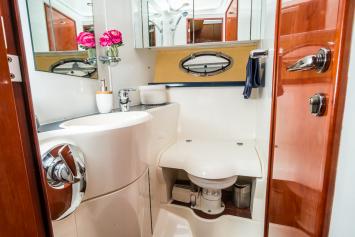 Yachtcharter Squadron42 31