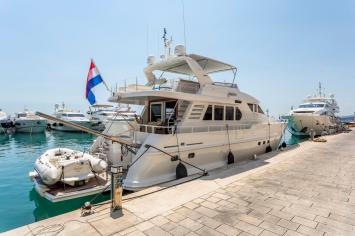 Yachtcharter Moonen 65 3cab sde