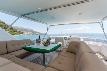 Yachtcharter Moonen 65 3cab salon