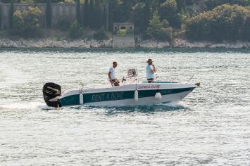 Yachtcharter Bluline 21 open side
