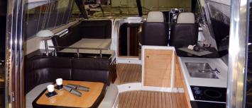 Yachtcharter elan power 48 3 cabins 2 wc cockpit