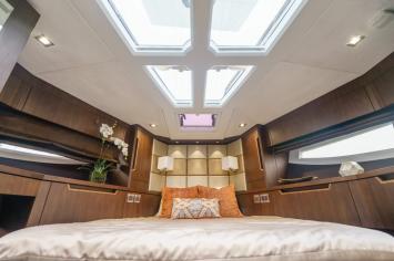 Yachtcharter Galeon 51 SKY 3cab cabin