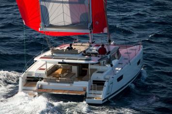 Yachtcharter Fountaine Pajot Saona 47 5cab back