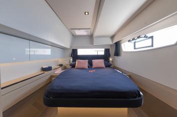 Yachtcharter Fountaine Pajot Saona 47 5cab Bed