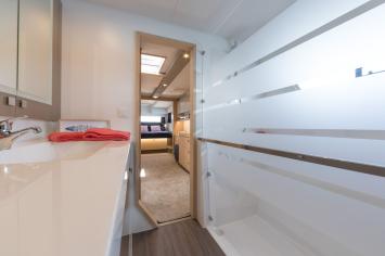 Yachtcharter Fountaine Pajot Saona 47 5cab interior