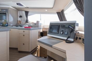 Yachtcharter Sanoa47 5cab pantry