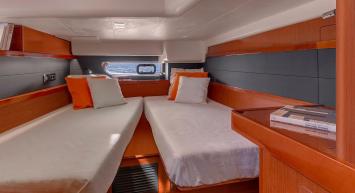 Yachtcharter Oceanis 60 4cab cabin