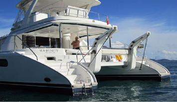 Yachtcharter Leopard 47 Powercat back