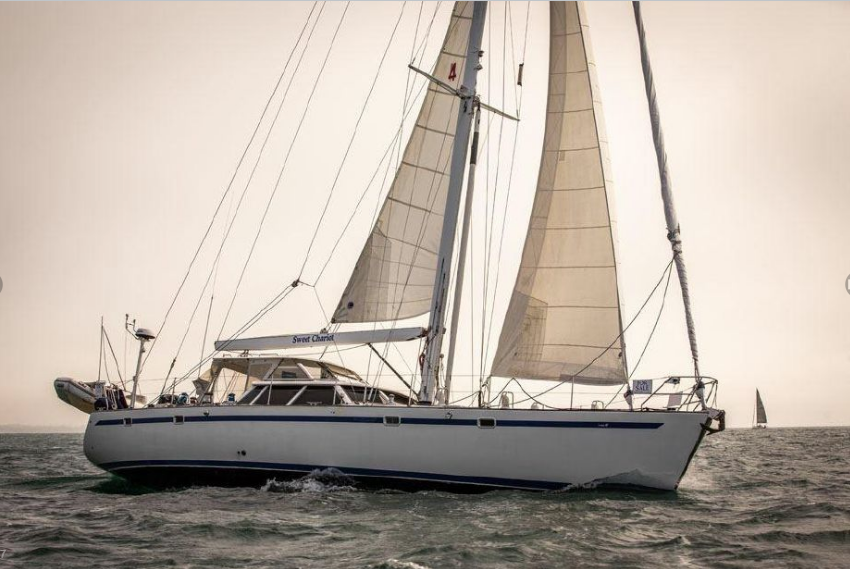 Yachtcharter Farr 60 pilot house 4cab too