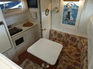 Yachtcharter Atlantic 37 2cab salon