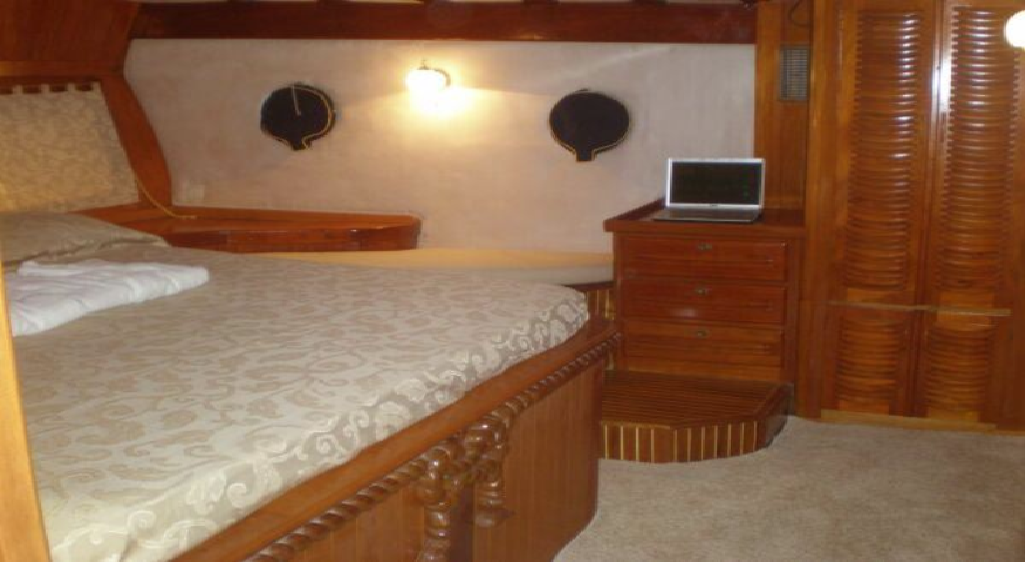 Yachtcharter Eleganza 5cab bed