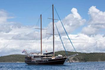 Yachtcharter Gulet Eleganza 5cab front