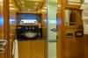 Yachtcharter predator 108 4cab bathroom