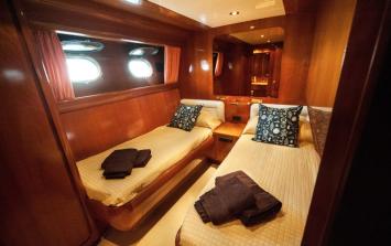 Yachtcharter Canados 72 4cab bed