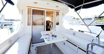 Yachtcharter Quicksilver 750 Weekend cockpit