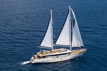 Yachtcharter Navilux 6cab top